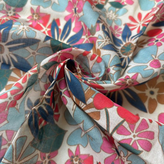 Tissu voile cerise en fleur