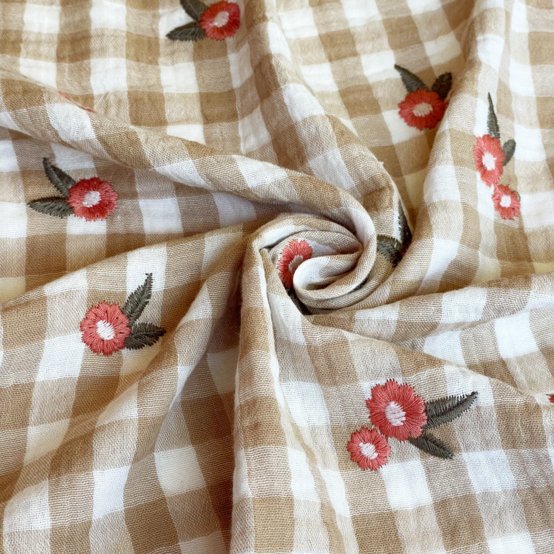 Tissu double gaze  ex2624 vichy brodé fleuri naturel