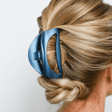 Grande pince Romy bleu jean