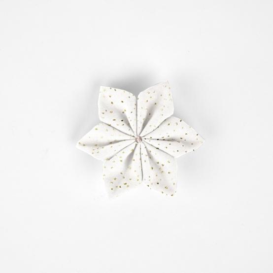 Barrette fleur étoile blanc pailleté