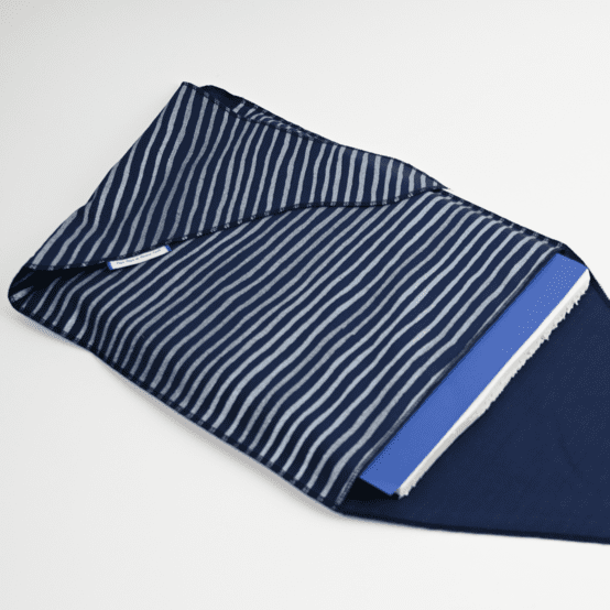 Fupochiki XL (29  x 34 cm) rayé argent marine