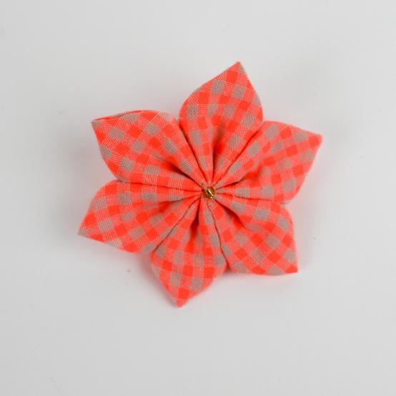 Barrette fleur étoile vichy orange fluo