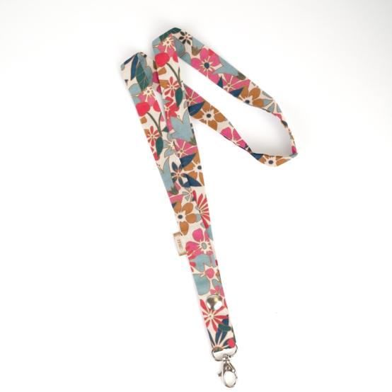 Porte-clés collier cerise en fleur