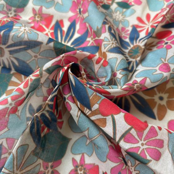 Tissu voile cerise en fleur
