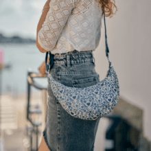 Petit Sac demi lune Scandinavia bleu