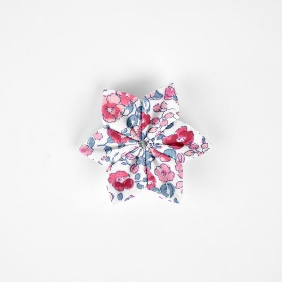 Barrette fleur étoile rose grenadine