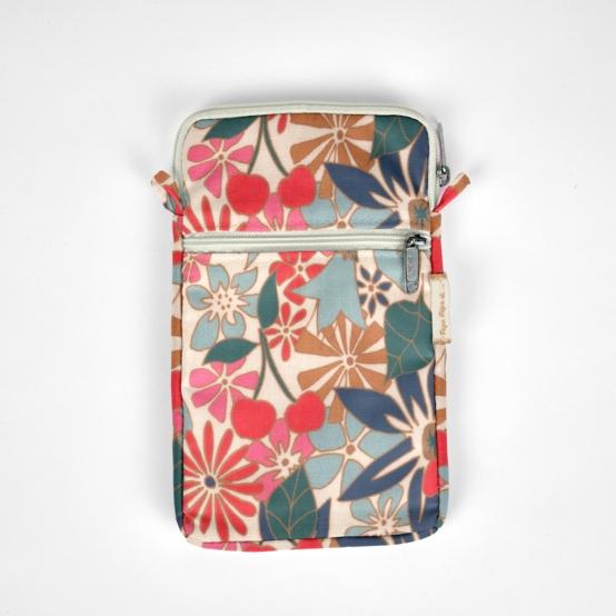 Pochette téléphone matelassée cerise en fleur