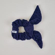 Chouchou nœud  broderie anglaise marine