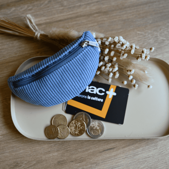 Porte-monnaie banane velours côtelé bleu azur