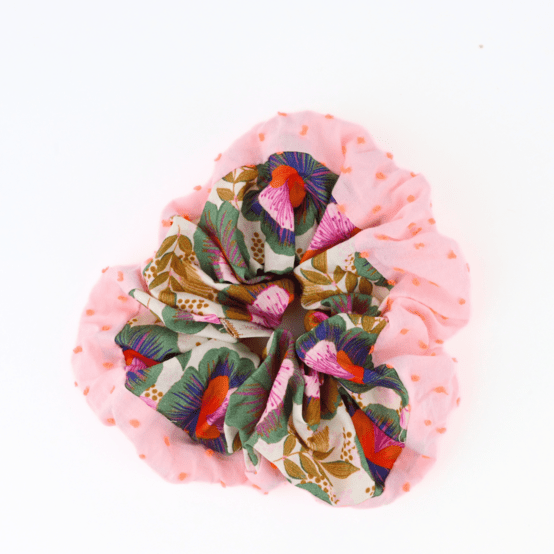 Grand chouchou bicolore fleur de thé - plumetis corail
