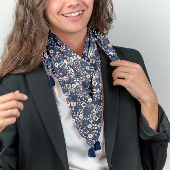Petit foulard pompon parade royale