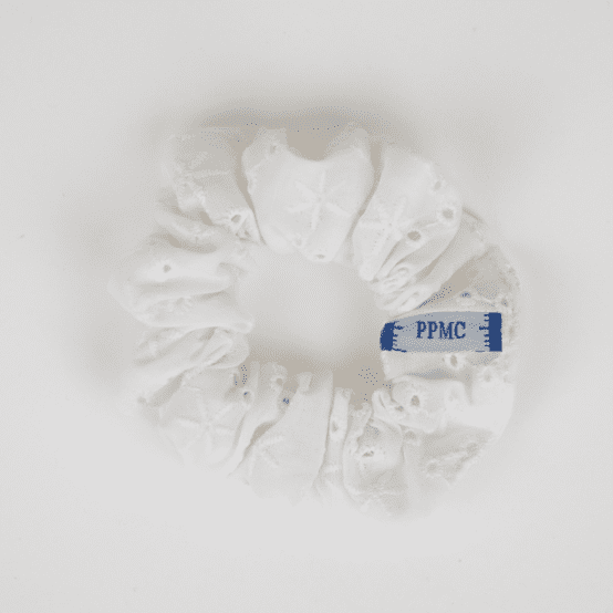 Petit Chouchou broderie anglaise étoiles blanches