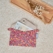 Petite pochette enveloppe cocktail de fleurs