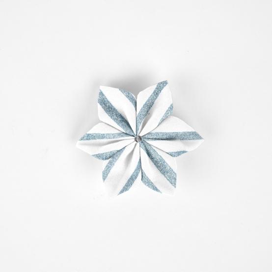 Barrette fleur étoile 4 rayé bleu blanc