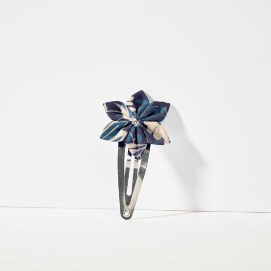 Barrette clic-clac fleur étoile parade royale