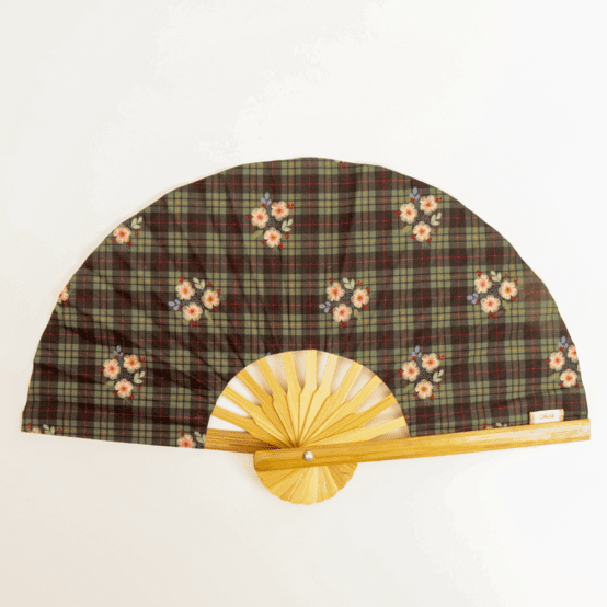 Eventail tartan fleuri