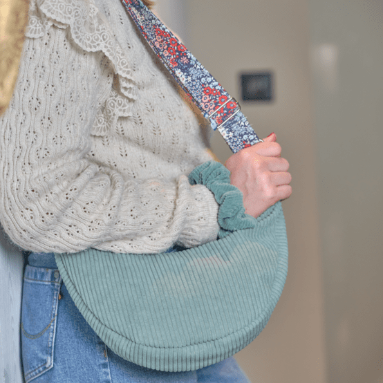 Sac demi lune petit  velours côtelé lichen