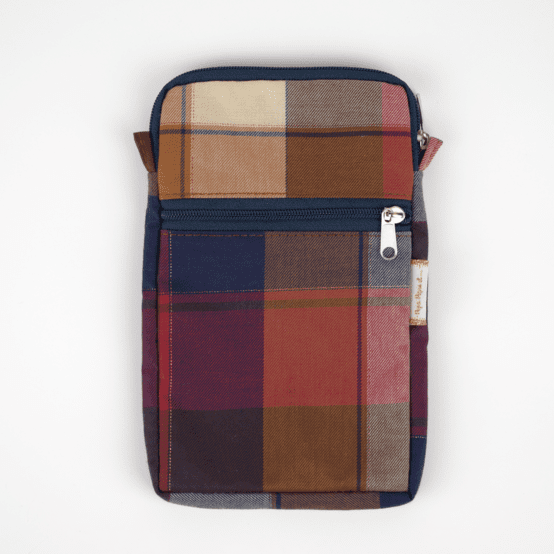 Pochette téléphone matelassée tartan lurex rubis