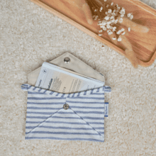 Petite pochette enveloppe rayé bleu blanc