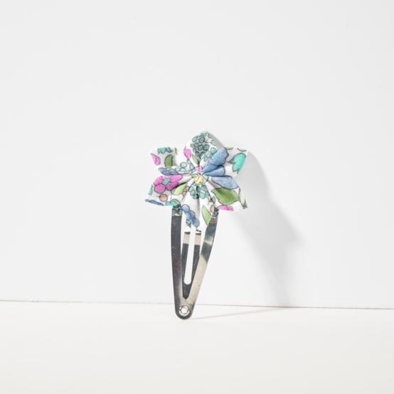 Barrette clic-clac fleur étoile pastel fleuri