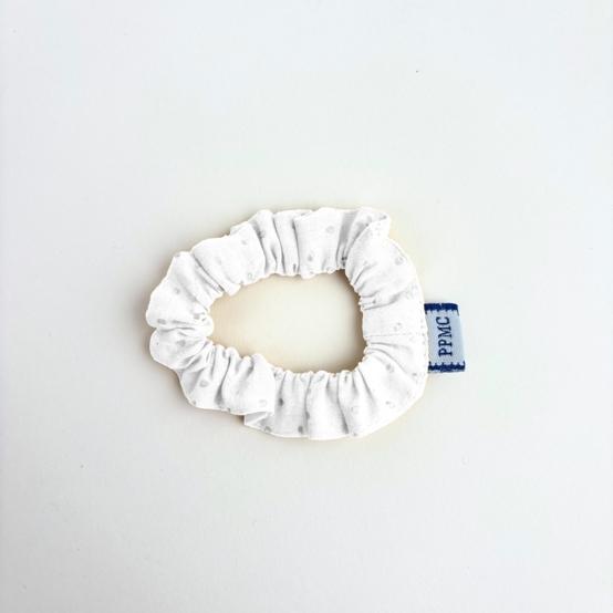 Mini Chouchou broderie anglaise blanche