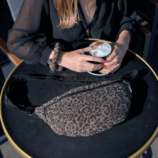 Sac banane leopard matelassé moka