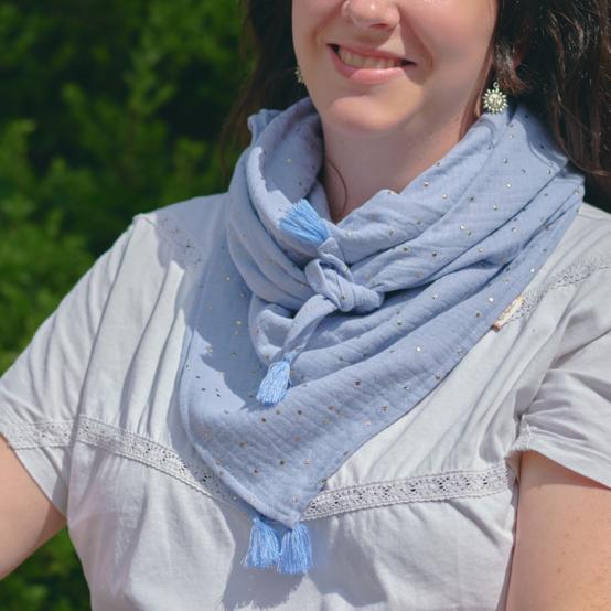Foulard pompon gaze pois or bleu baltique