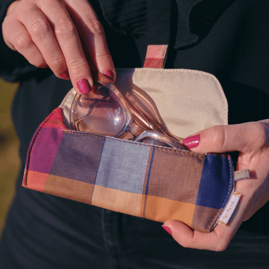 Etui à lunettes tartan lurex rubis