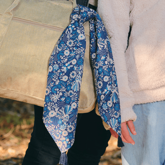 Petit foulard pompon parade royale