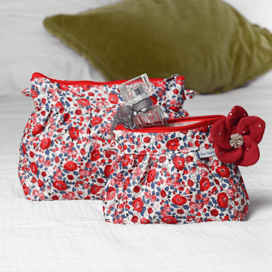 Pochette plissée rouge corolle