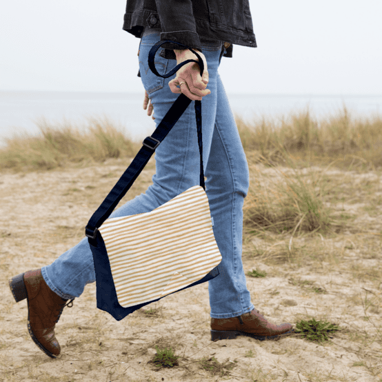 Rabat besace carré grand rayé or blanc