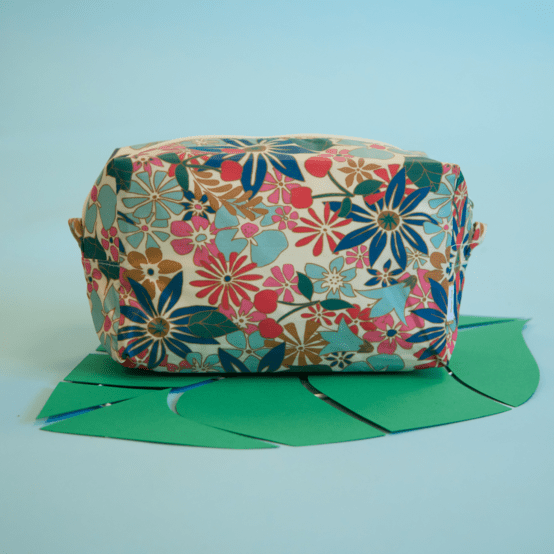 Trousse de toilette rectangle cerise en fleur