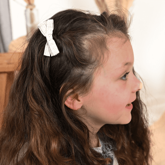 Barrette ruban  blanc pailleté