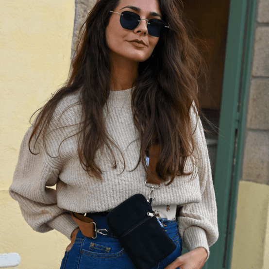 Pochette téléphone matelassée velours côtelé noir