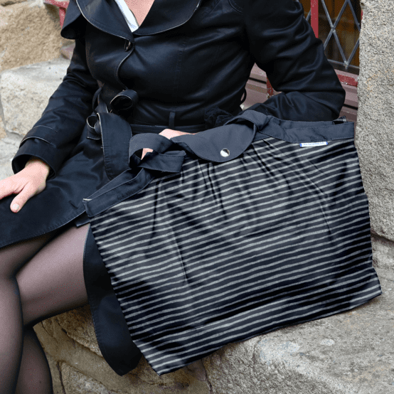 Sac cabas taille moyenne plissé rayé argent marine