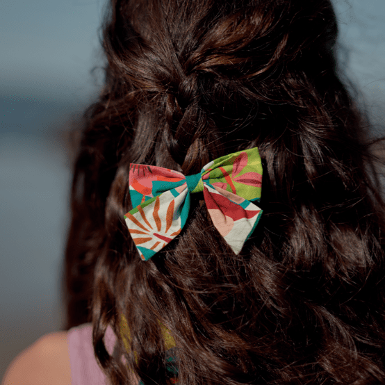 Barrette noeud papillon fleurs des iles