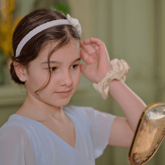 Serre-tête noeud broderie anglaise étoiles blanches