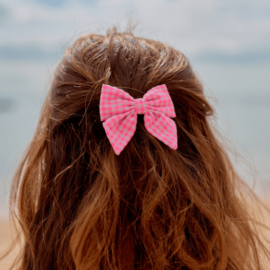 Barrette noeud papillon vichy rose fluo