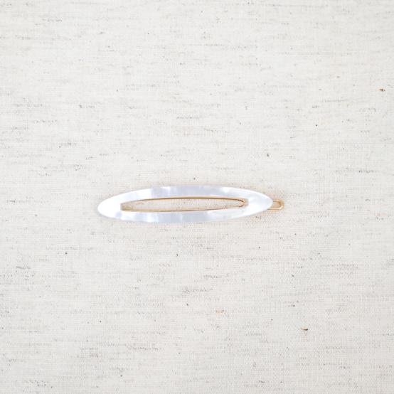 Barrette ovale moyenne blanc nacré