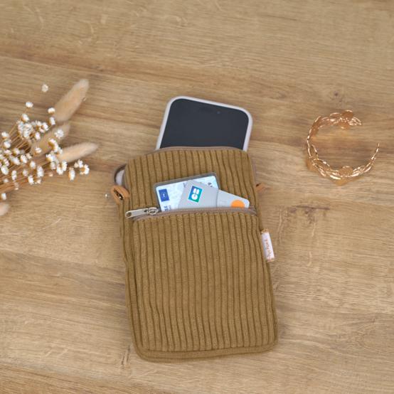 Pochette téléphone matelassée velours côtelé large brun