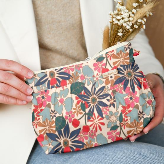 Pochette plissée cerise en fleur