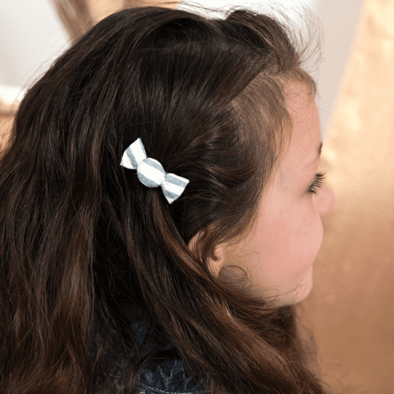 Petite barrette mini bonbon rayé bleu blanc