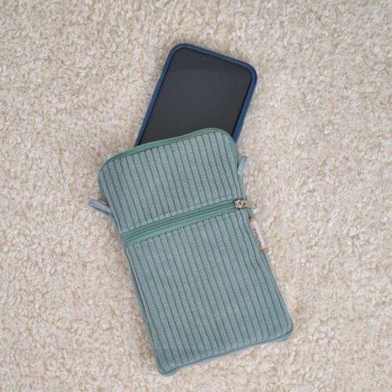 Pochette téléphone matelassée velours côtelé lichen
