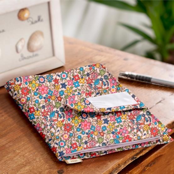 Protège carnet de santé mille et une fleurs
