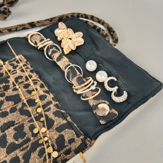 Pochette à bijoux leopard matelassé moka