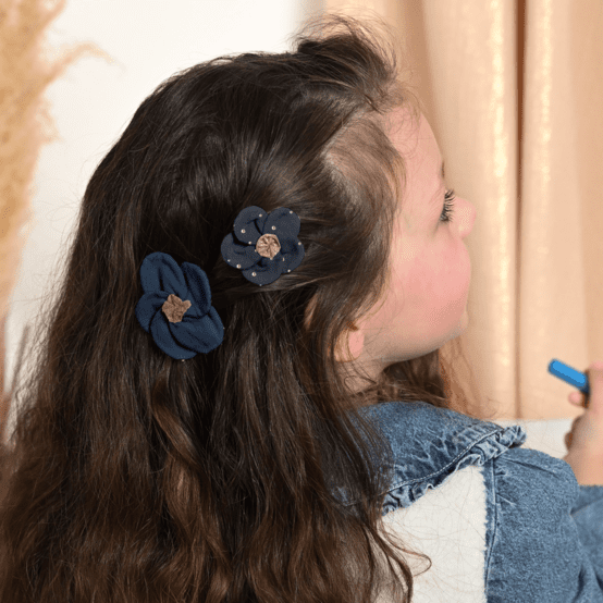 Petite Barrette Pétales de Fleur bleu marine