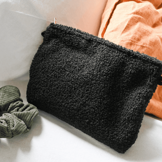 Pochette tissu moumoute noire