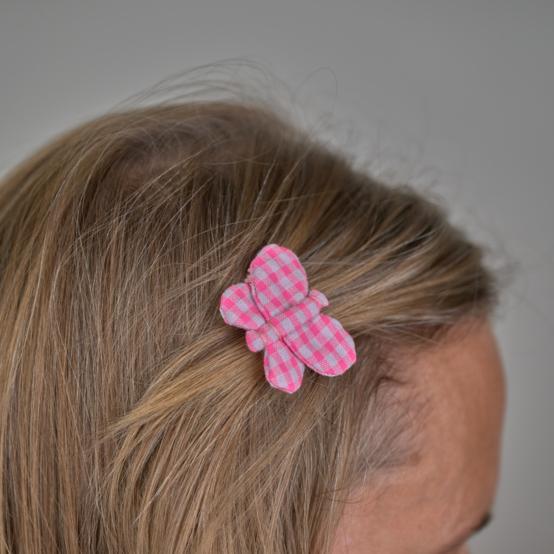 Barrette petit papillon vichy rose fluo