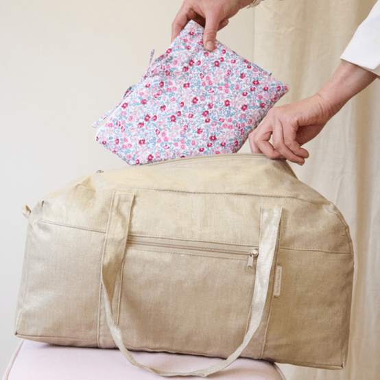 Pochette à livre broché rose grenadine