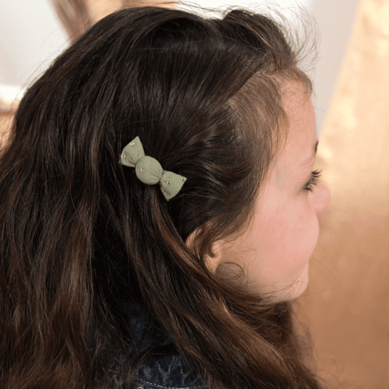 Petite barrette mini bonbon gaze pois or vert amande